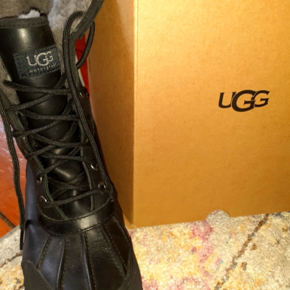 UGG Australia Adirondack